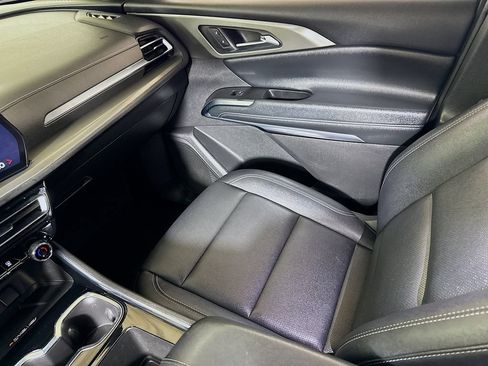 Certified 2025 Chevrolet Traverse LT FWD image 21