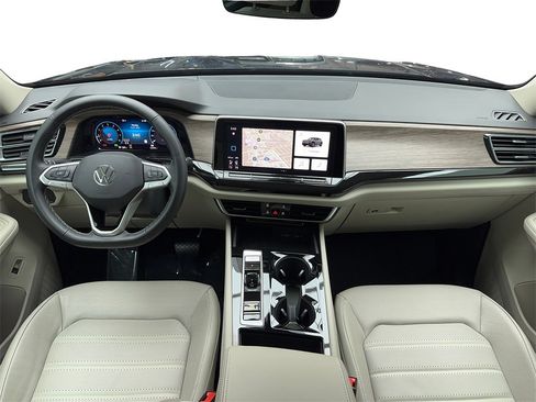 Used 2025 Volkswagen Atlas SEL image 16