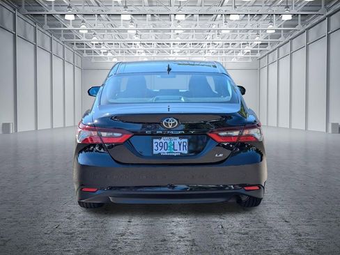 Used 2021 Toyota Camry LE FWD image 4