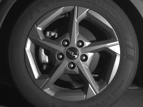 Used 2025 Kia K4 LXS image 12