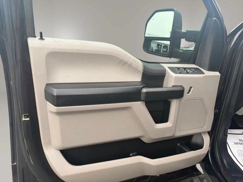 Used 2020 Ford F250 XL w/ STX Appearance Package AWD/4WD image 22
