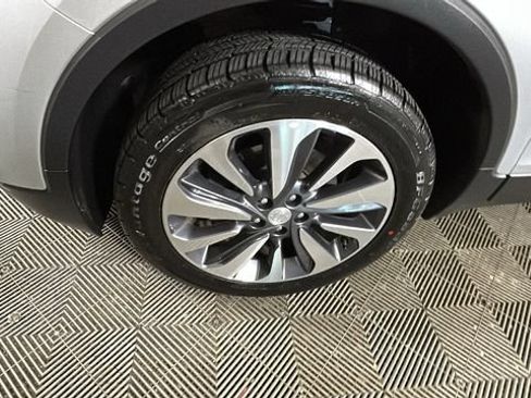 Used 2022 Buick Encore Preferred w/ Safety Package AWD/4WD image 9