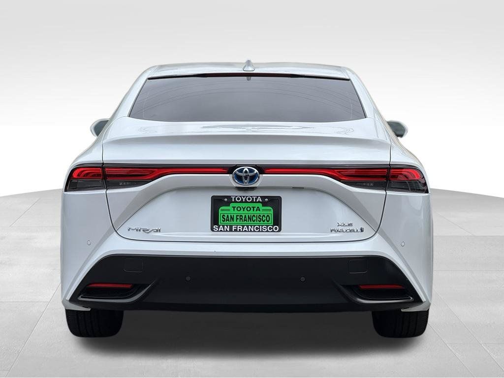 Certified 2022 Toyota Mirai w/ Advanced Technology Package RWD image 4