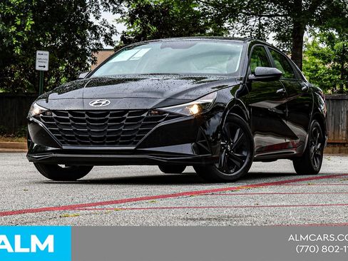 Used 2023 Hyundai Elantra SEL FWD image 3