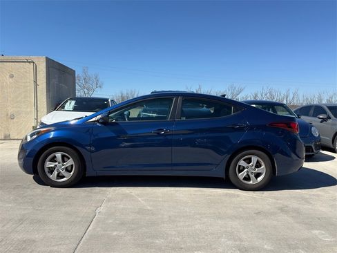 Used 2015 Hyundai Elantra SE image 6