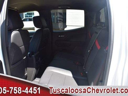 Used 2025 Chevrolet Colorado Z71 w/ Technology Package AWD/4WD image 24