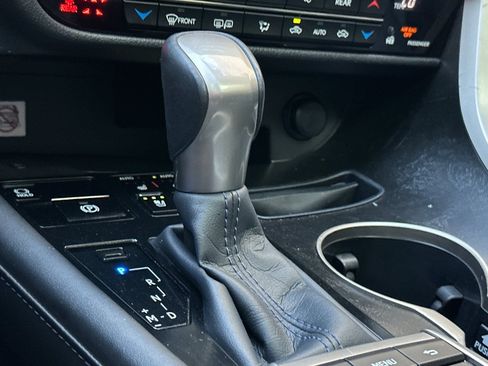 Used 2022 Lexus RX 350L FWD w/ Special Edition image 18