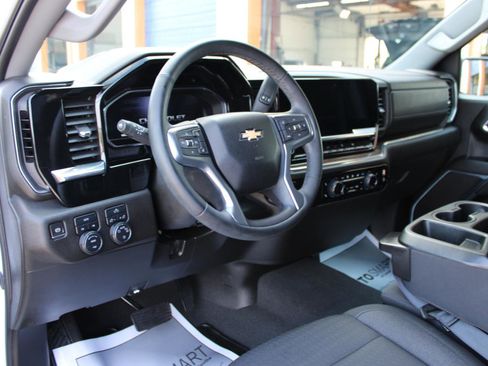 Used 2024 Chevrolet Silverado 1500 LT image 13