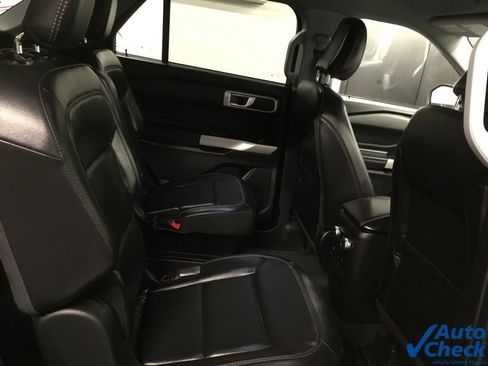 Used 2022 Ford Explorer XLT w/ Equipment Group 202A image 34