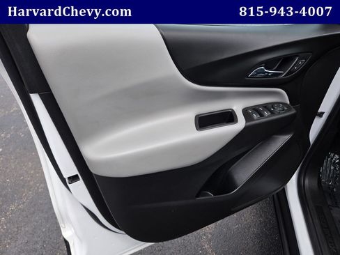 Used 2021 Chevrolet Equinox LS AWD/4WD image 31