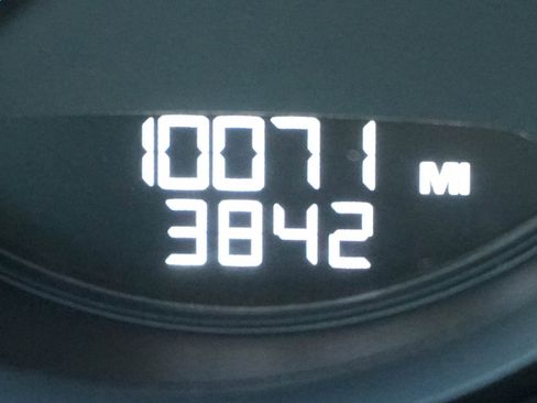 Used 2024 Porsche Macan image 22