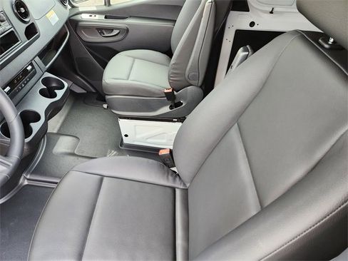 New 2025 Mercedes-Benz Sprinter 2500 image 8