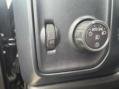 Used 2017 GMC Sierra 1500 Base 4x4 4dr Double Cab 6.5 ft image 28