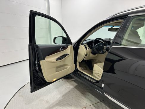 Used 2017 INFINITI QX50 AWD w/ Premium Plus Package image 23
