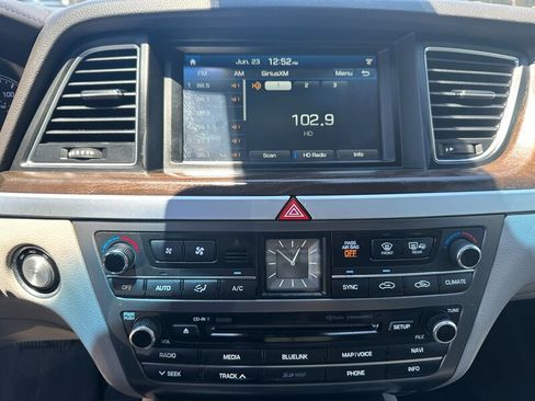 Used 2015 Hyundai Genesis 5.0 RWD image 19