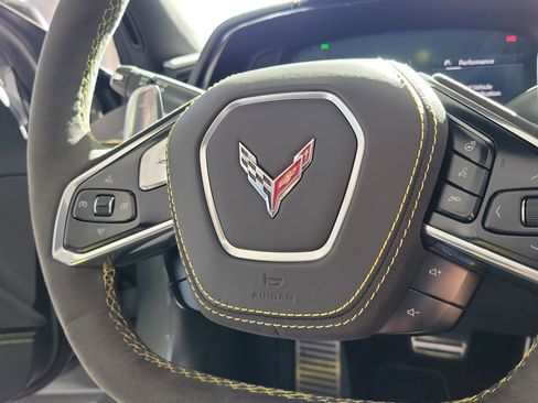 Used 2022 Chevrolet Corvette Stingray Premium Conv w/ Z51 Performance Package RWD image 28