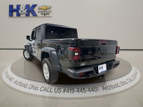 Used 2020 Jeep Gladiator Sport w/ Technology Group AWD/4WD image 4