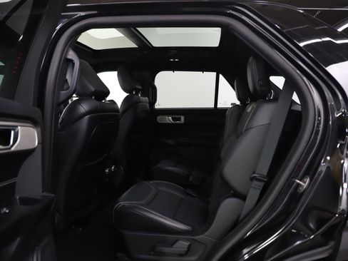 Used 2020 Ford Explorer ST w/ ST Street Pack image 21