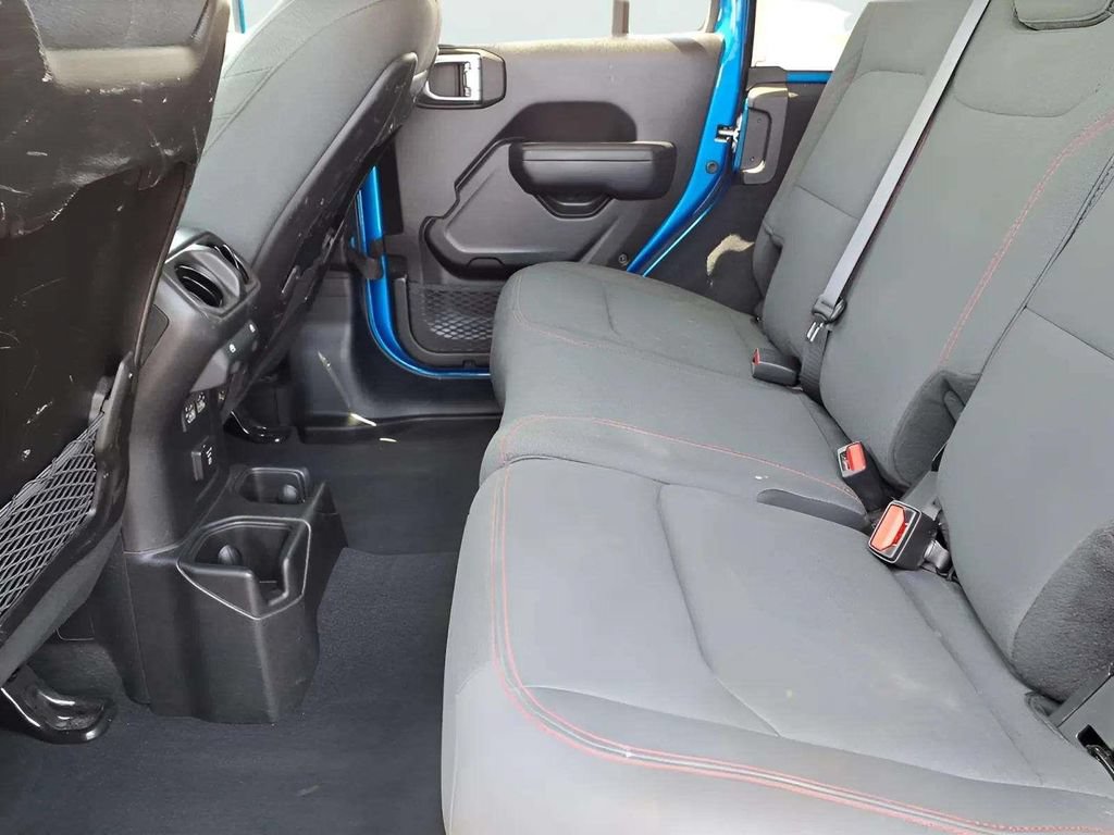 Used 2025 Jeep Wrangler Unlimited Rubicon AWD/4WD image 9