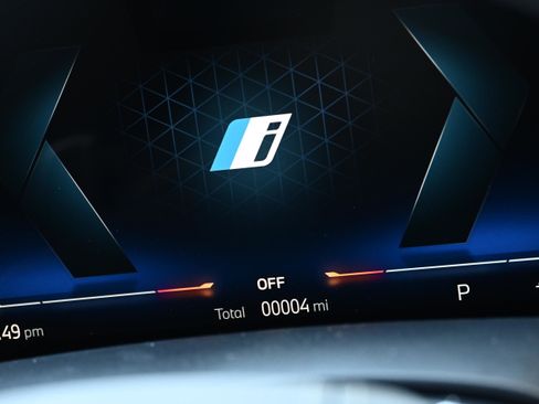 New 2026 BMW X5 xDrive50e w/ Executive Package image 33