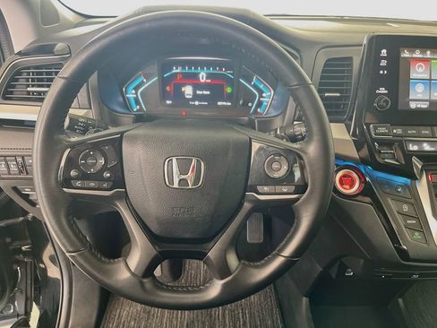 Used 2022 Honda Odyssey Touring image 11