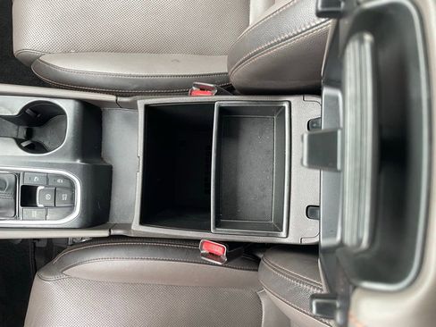 Used 2019 Hyundai Santa Fe Limited image 18