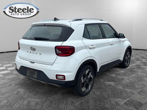 Used 2021 Hyundai Venue SEL w/ Cargo Package FWD image 5