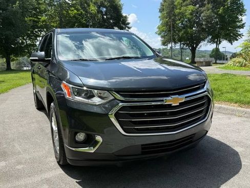 Used 2019 Chevrolet Traverse LT FWD image 2