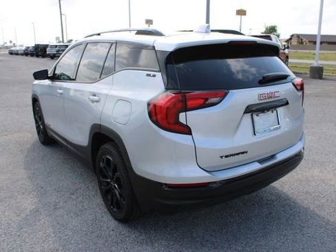 Used 2021 GMC Terrain SLE w/ Elevation Edition FWD image 8