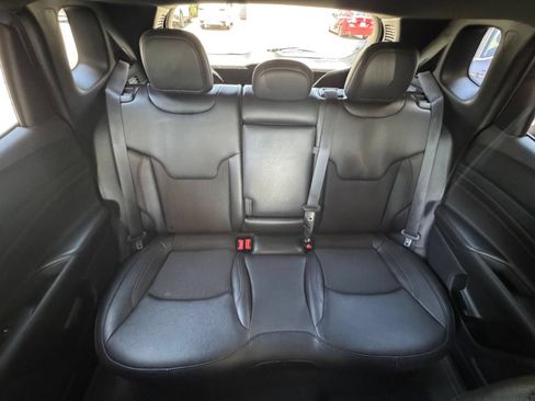 Used 2025 Jeep Compass Trailhawk AWD/4WD image 32