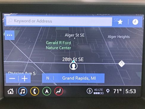 Used 2022 GMC Acadia SLT w/ Elevation Edition image 27