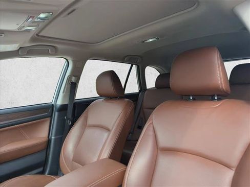 Used 2019 Subaru Outback 2.5i Touring AWD/4WD image 16