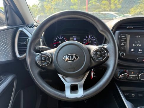 Used 2020 Kia Soul LX FWD image 10