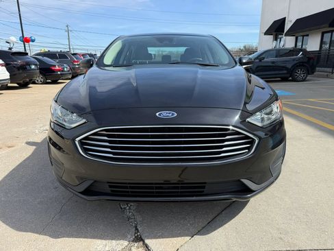 Used 2020 Ford Fusion SE image 4