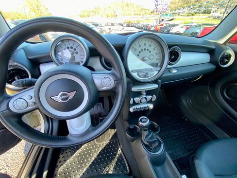 Used 2009 MINI Cooper Clubman Hardtop FWD image 16