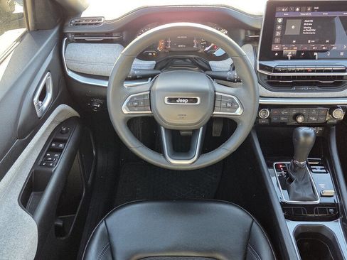 Used 2023 Jeep Compass Latitude w/ Convenience Group image 11