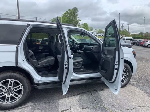 New 2025 Ford Expedition Active RWD image 12