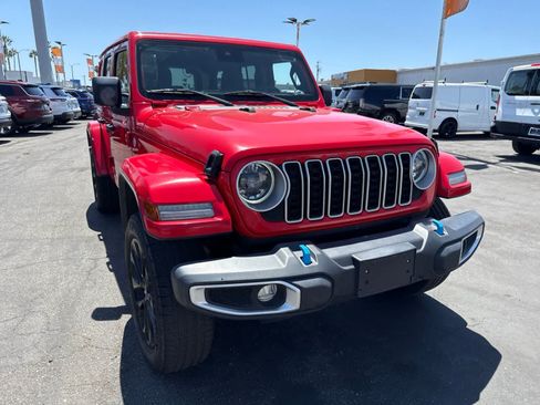 Used 2024 Jeep Wrangler Unlimited Sahara AWD/4WD image 7