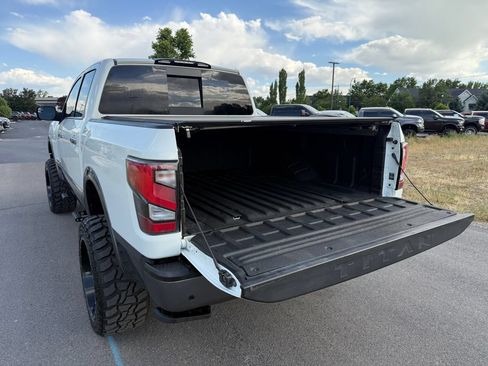 Used 2021 Nissan Titan Platinum Reserve w/ Moonroof Package AWD/4WD image 12