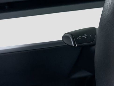 Used 2024 Tesla Model Y Long Range image 10