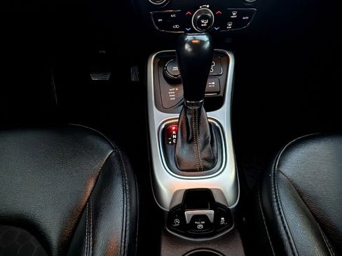 Used 2018 Jeep Compass Latitude w/ Popular Equipment Group image 18