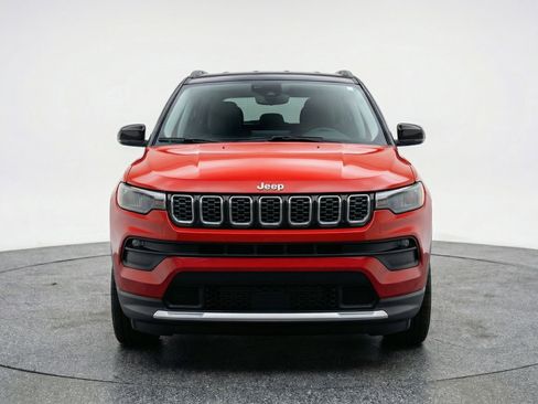 Used 2025 Jeep Compass Limited image 2