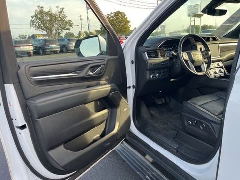 Used 2021 GMC Yukon Denali w/ Denali Ultimate Package AWD/4WD image 4