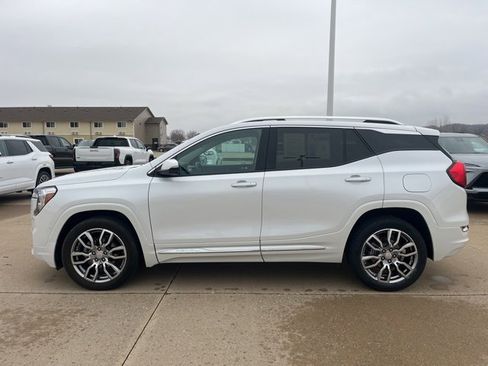 Used 2022 GMC Terrain Denali w/ Denali Premium Package image 6