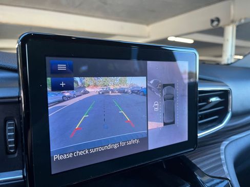 Used 2023 Ford Explorer Limited image 17