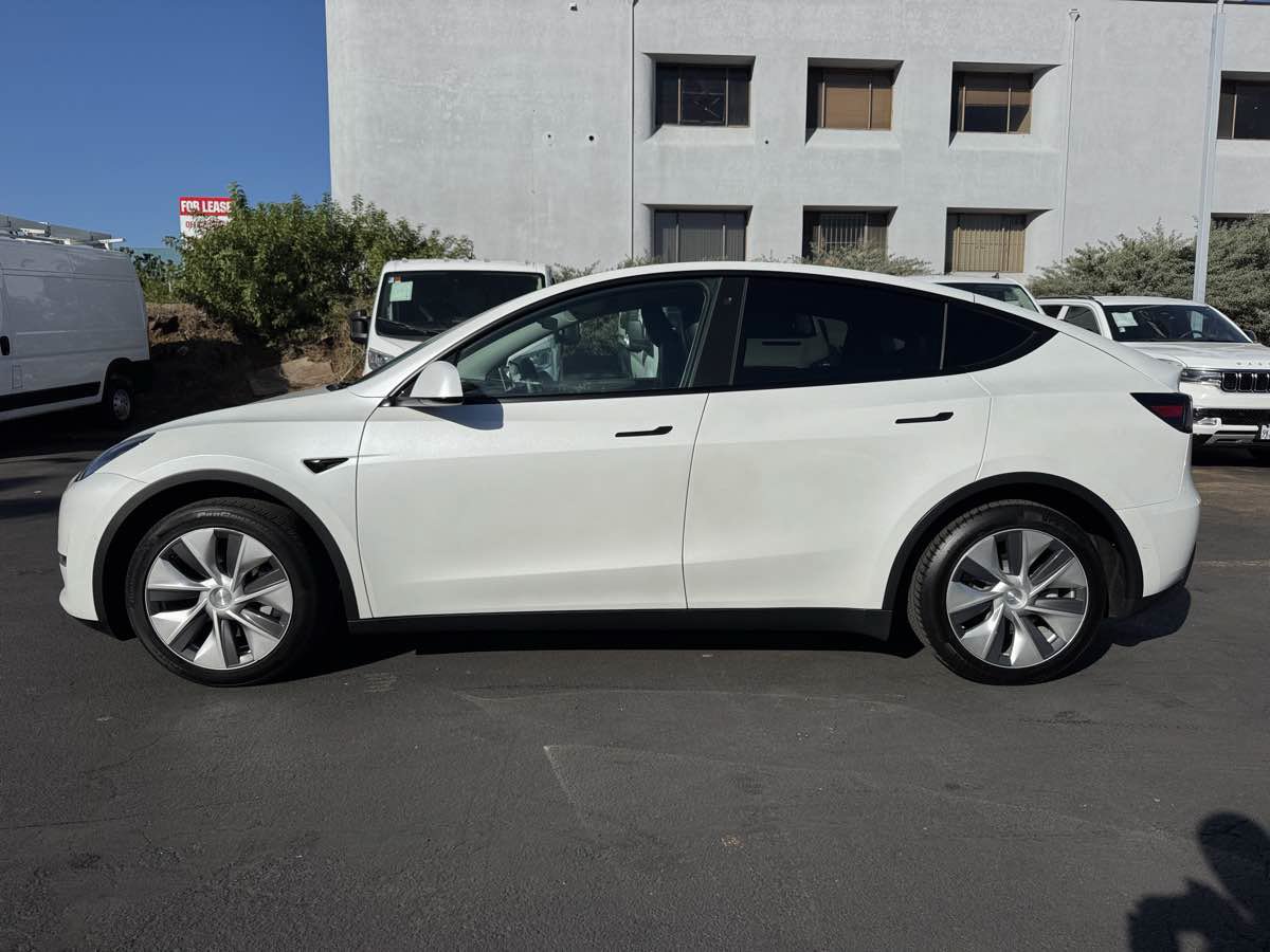 Used 2021 Tesla Model Y Long Range AWD/4WD image 8