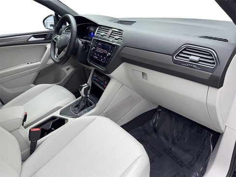 Used 2024 Volkswagen Tiguan SE R-Line image 55