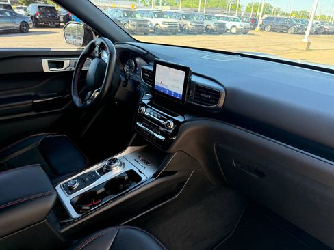 Used 2023 Ford Explorer ST-Line w/ Class IV Trailer Tow Package AWD/4WD image 15