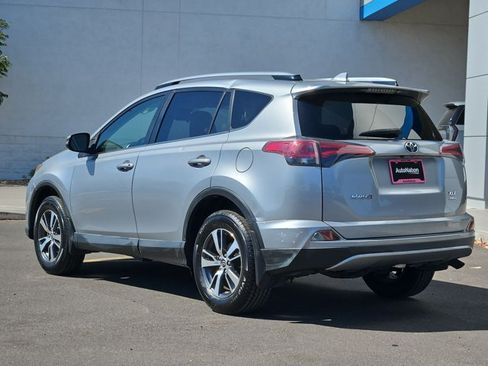 Used 2018 Toyota RAV4 XLE AWD/4WD image 6