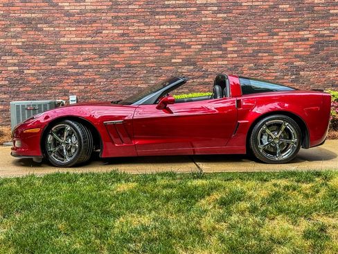 Used 2011 Chevrolet Corvette Grand Sport w/ Preferred Equipment Group RWD image 14